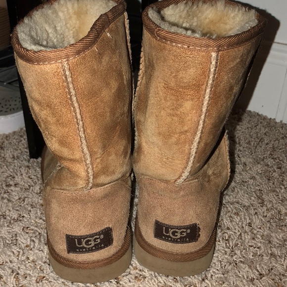 Uggs - Picture 4 of 5